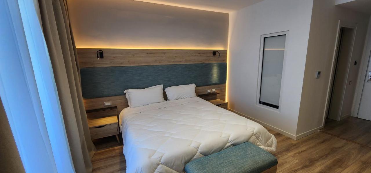 Regina Blu 5*